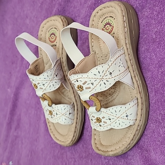 NWOT Earth Spirit Sandals Size 6 - Picture 2 of 6